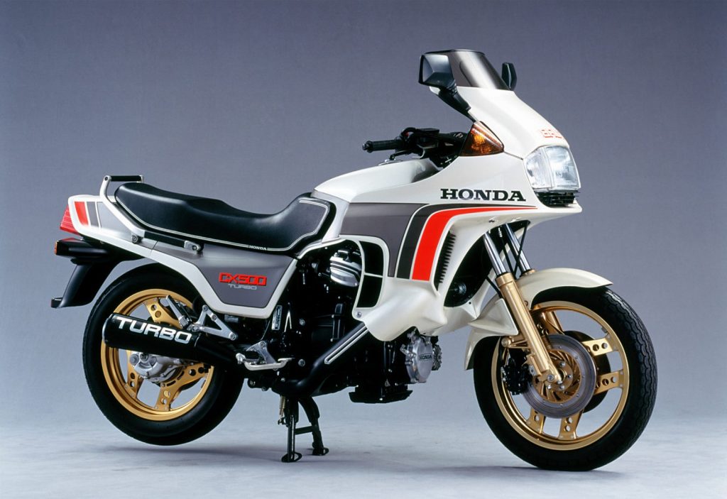 Deze afbeelding heeft een leeg alt-attribuut; de bestandsnaam is Honda-CX500-1600x1099-1-1024x703.jpg