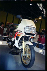 Deze afbeelding heeft een leeg alt-attribuut; de bestandsnaam is Honda-CX500-Turbo-prototype.png